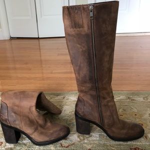 Born boots. Brown. 7.5